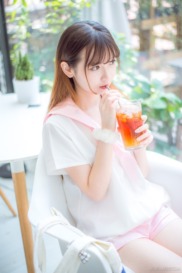 “这就有点儿荒唐了吧，老先生，就算为财，也不该编造这种东西。”孟达摸索着下巴，心中有些埋怨刘璝，粗人一个，连尾巴都扫不干净。